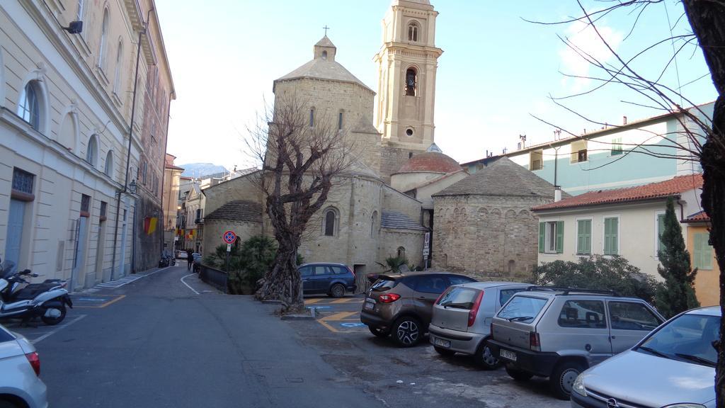 Medieval House Ventimiglia Bagian luar foto