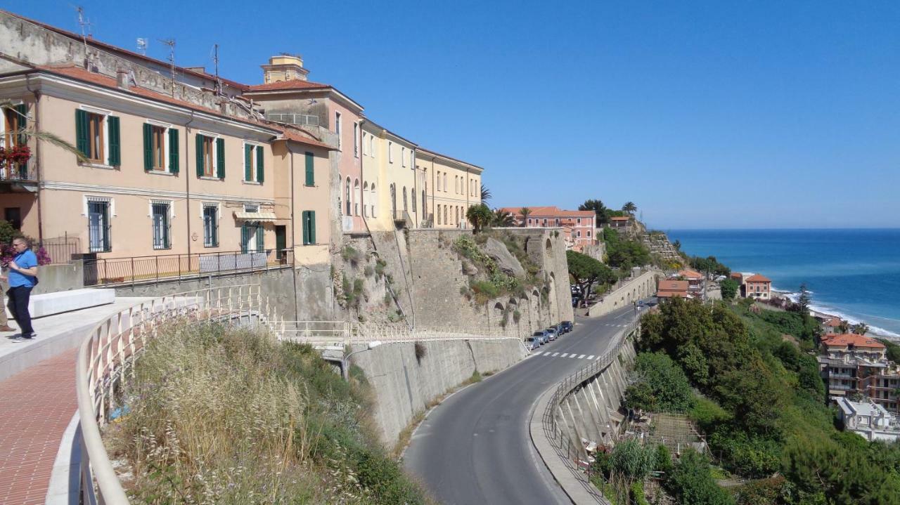 Medieval House Ventimiglia Bagian luar foto